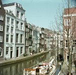 119395 Gezicht op de aan de Oudegracht te Utrecht gelegen achtergevels van de huizen Lijnmarkt 34 (links) -lager.